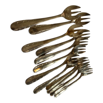 Box of forks in silver metal