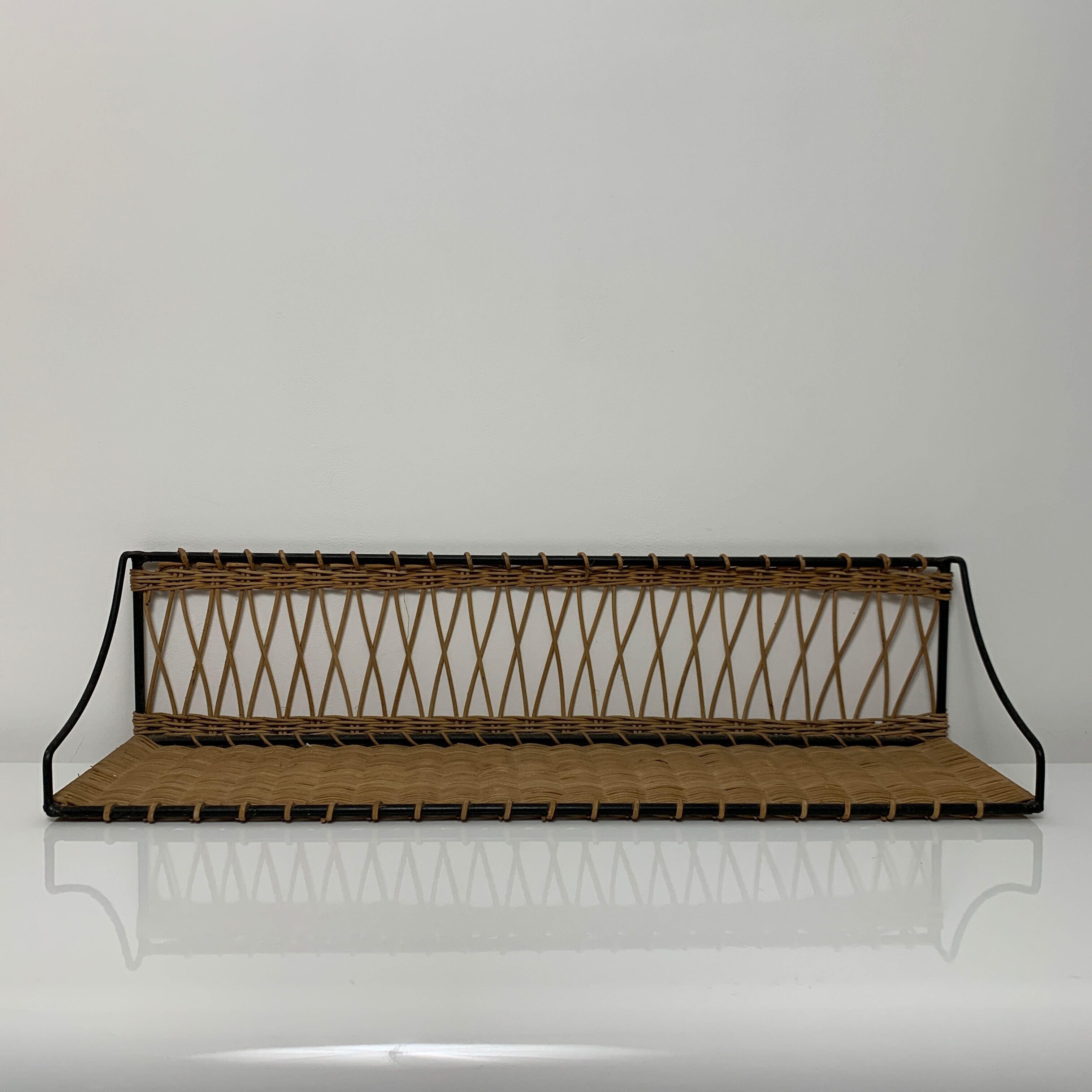 Wall floor in iron and rattan