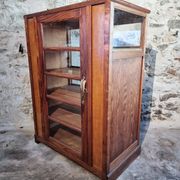 Antique shop display cabinet – Pine wood – 1920s/30s – On wheels