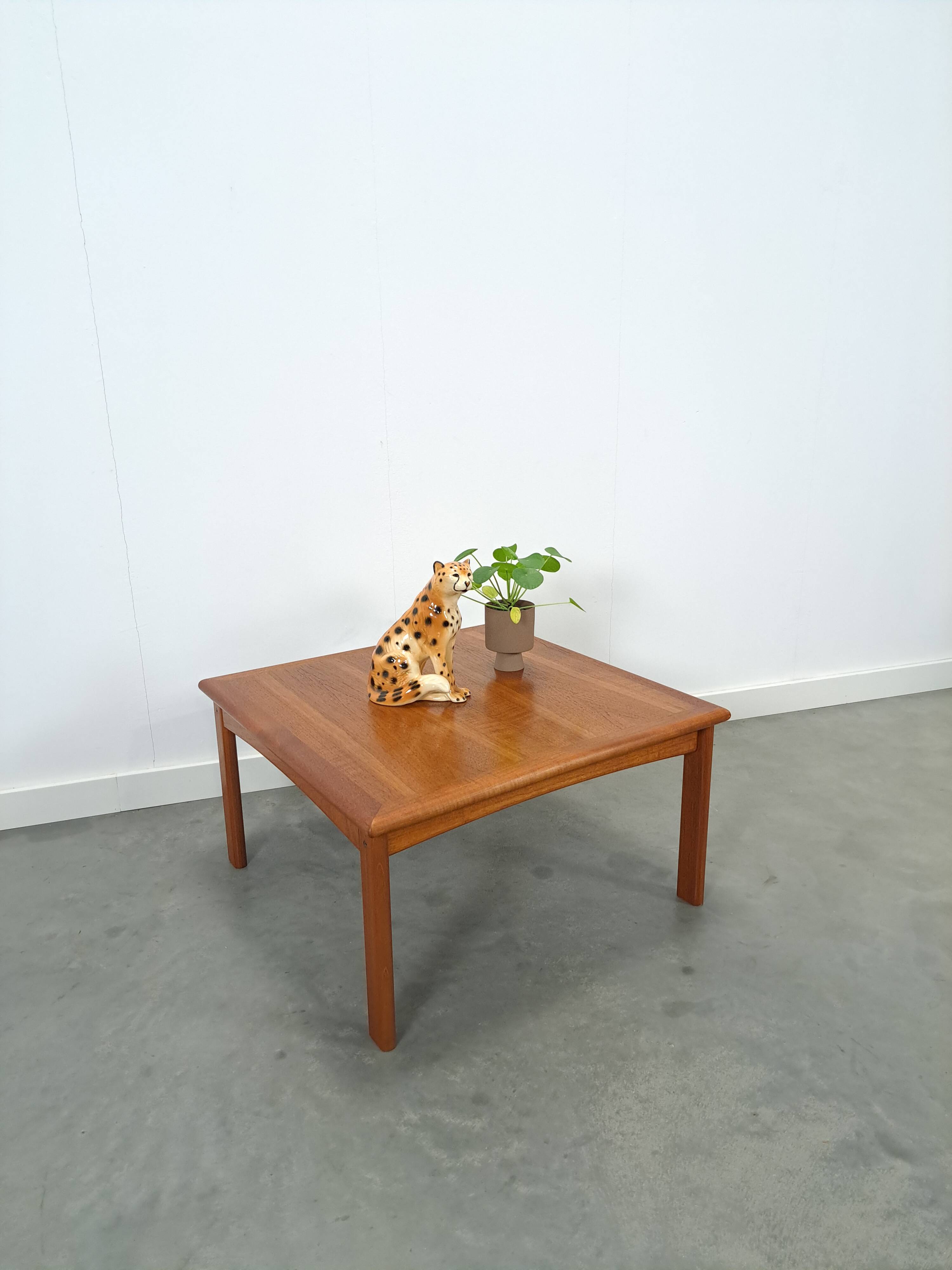 Table de salon en teck Deense vierkante Glostrup, nr, 4