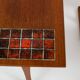 Ensemble de tables gigognes à carreaux émaillés (Danemark, années 1950).