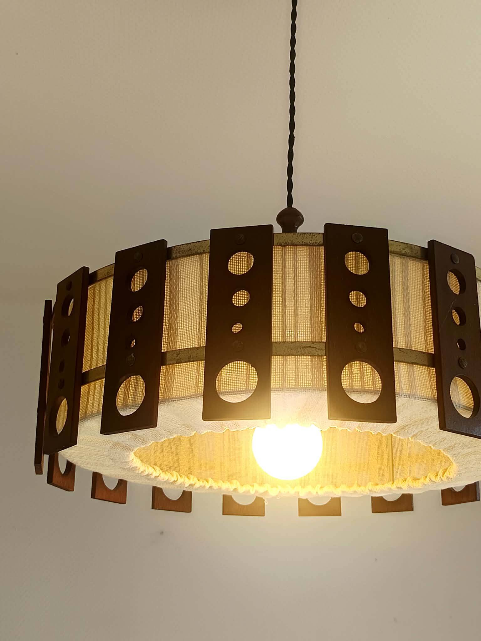 Suspension scandinave teck et tissu vers 1960