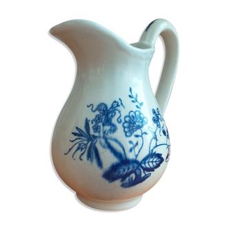Pot à lait en porcelaine de Lunéville