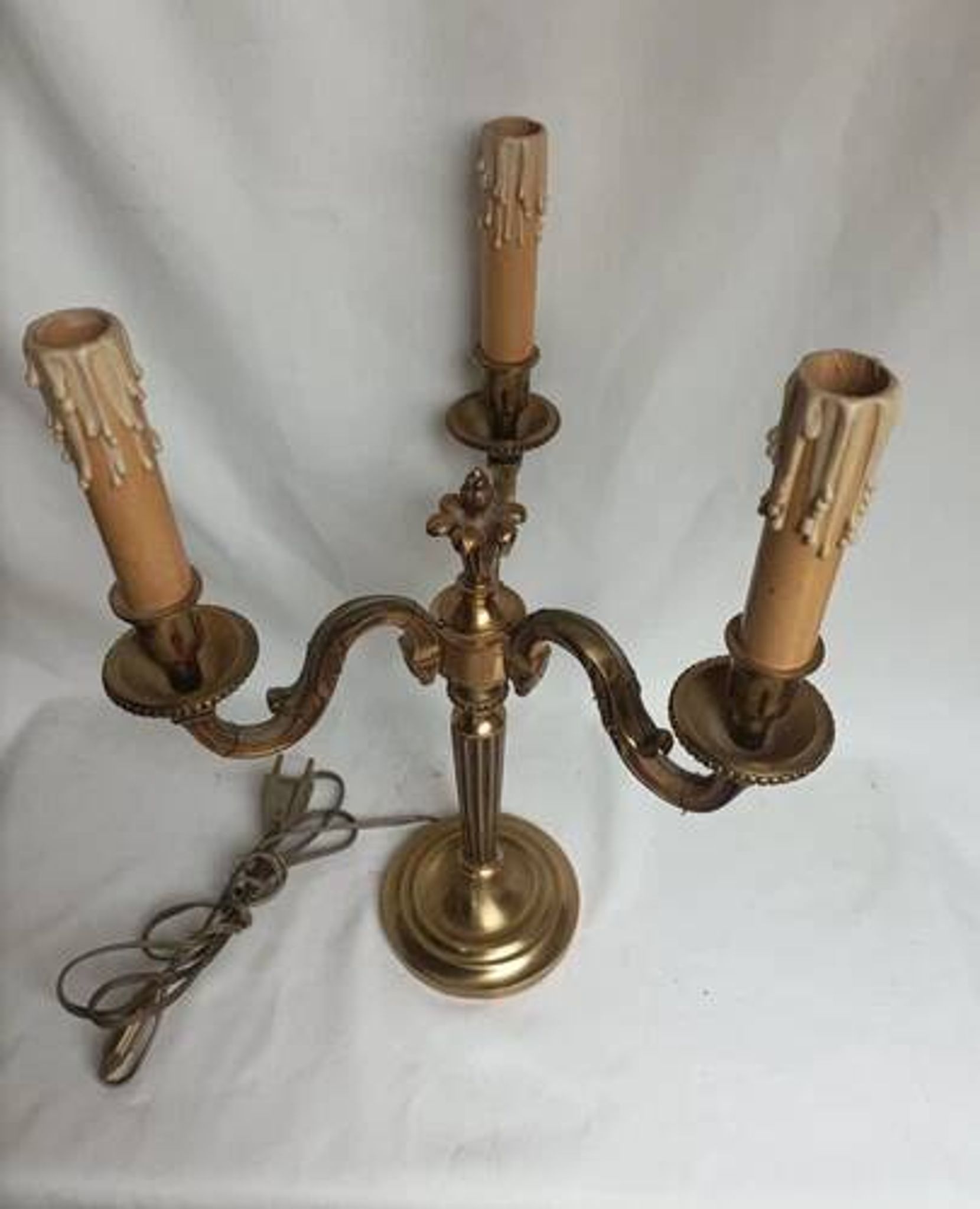Antique 3-light table lamp in bronze in the Louis XVI style - 2 kg