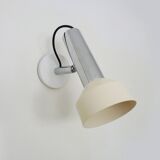 Applique murale spot orientable en métal chromé et laqué blanc. Année 70