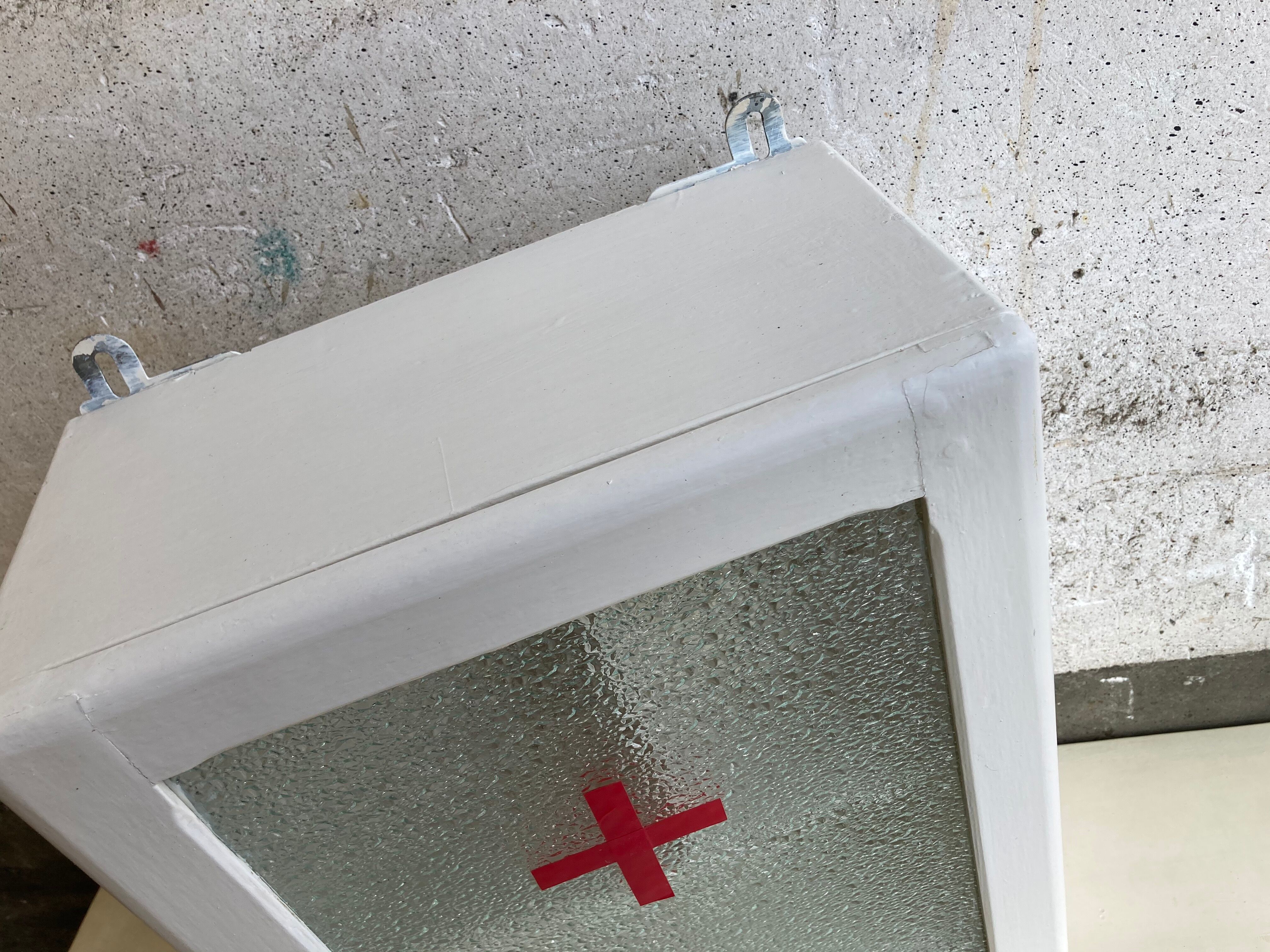 Pharmacy cupboard 60'