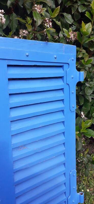 Petit volet  L75xH101cm bleu à persiennes