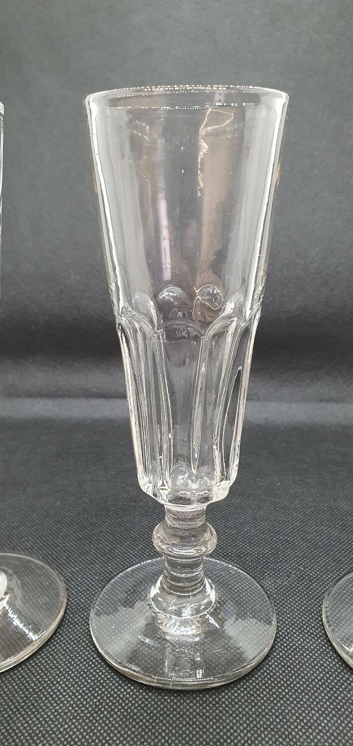 3 crystal champagne flutes