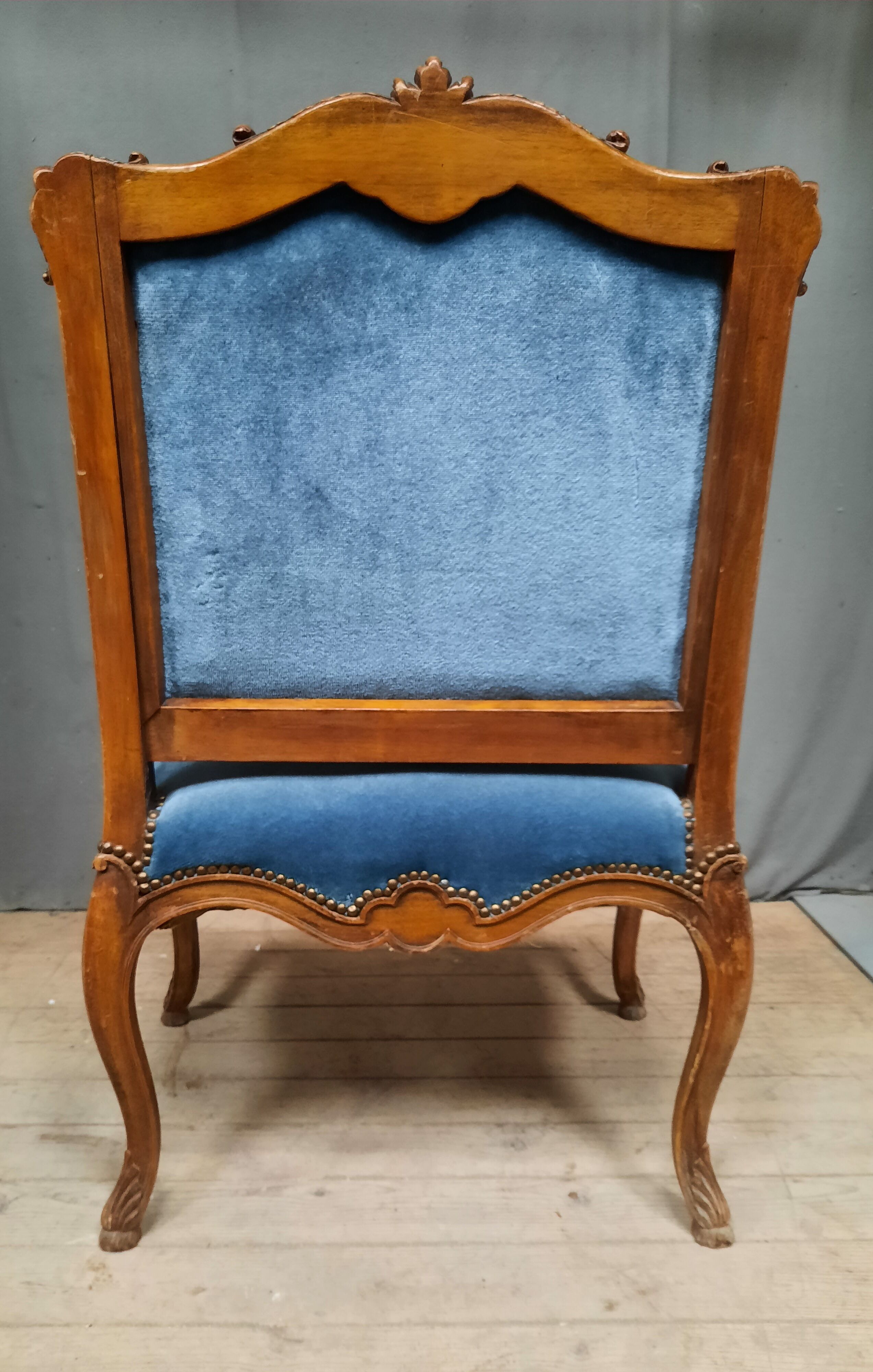 Fauteuil sculpté style régence