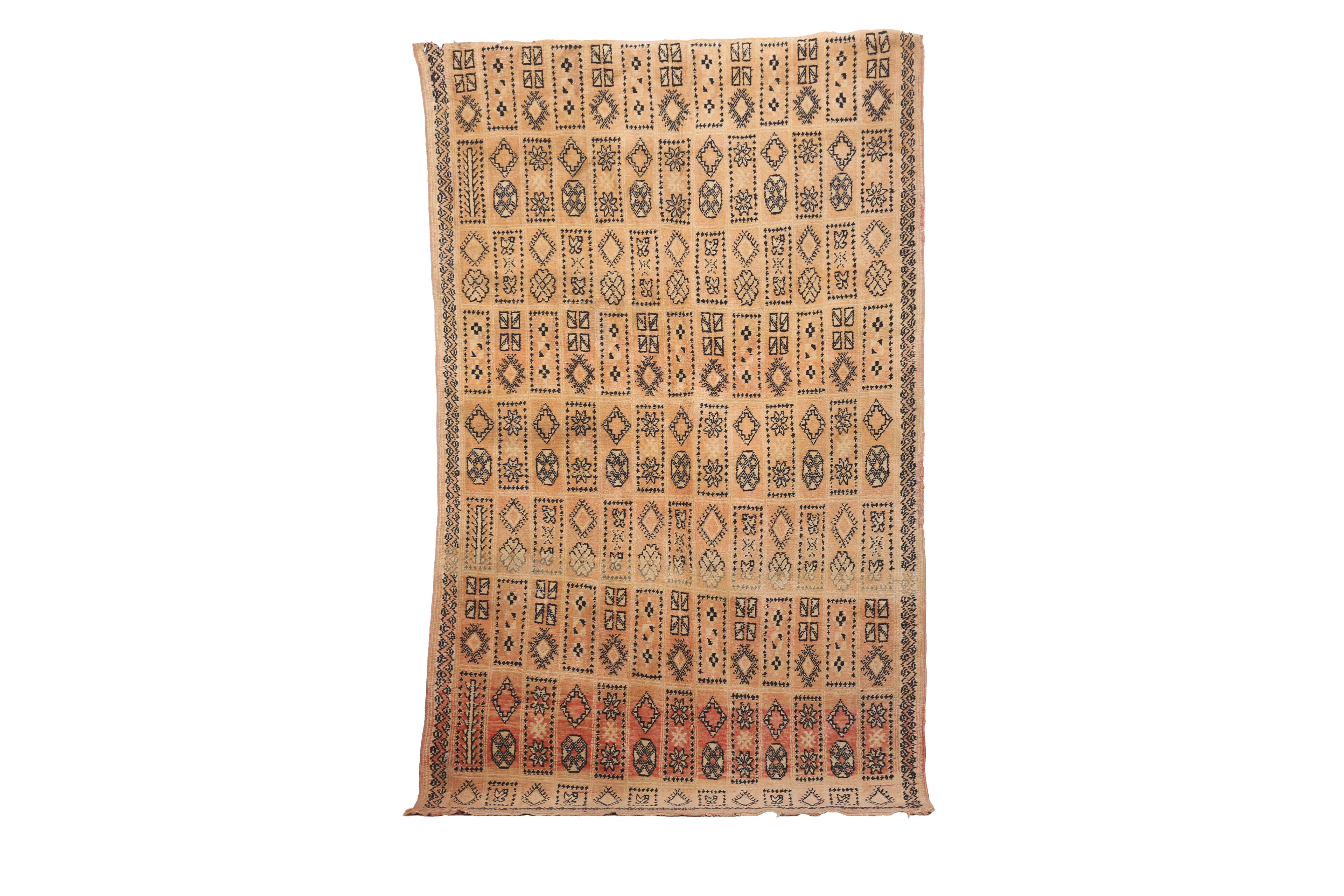 Vintage Moroccan Rug 134 x 221 cm- Berber Wool Rug - Authentic Handmade Rug
