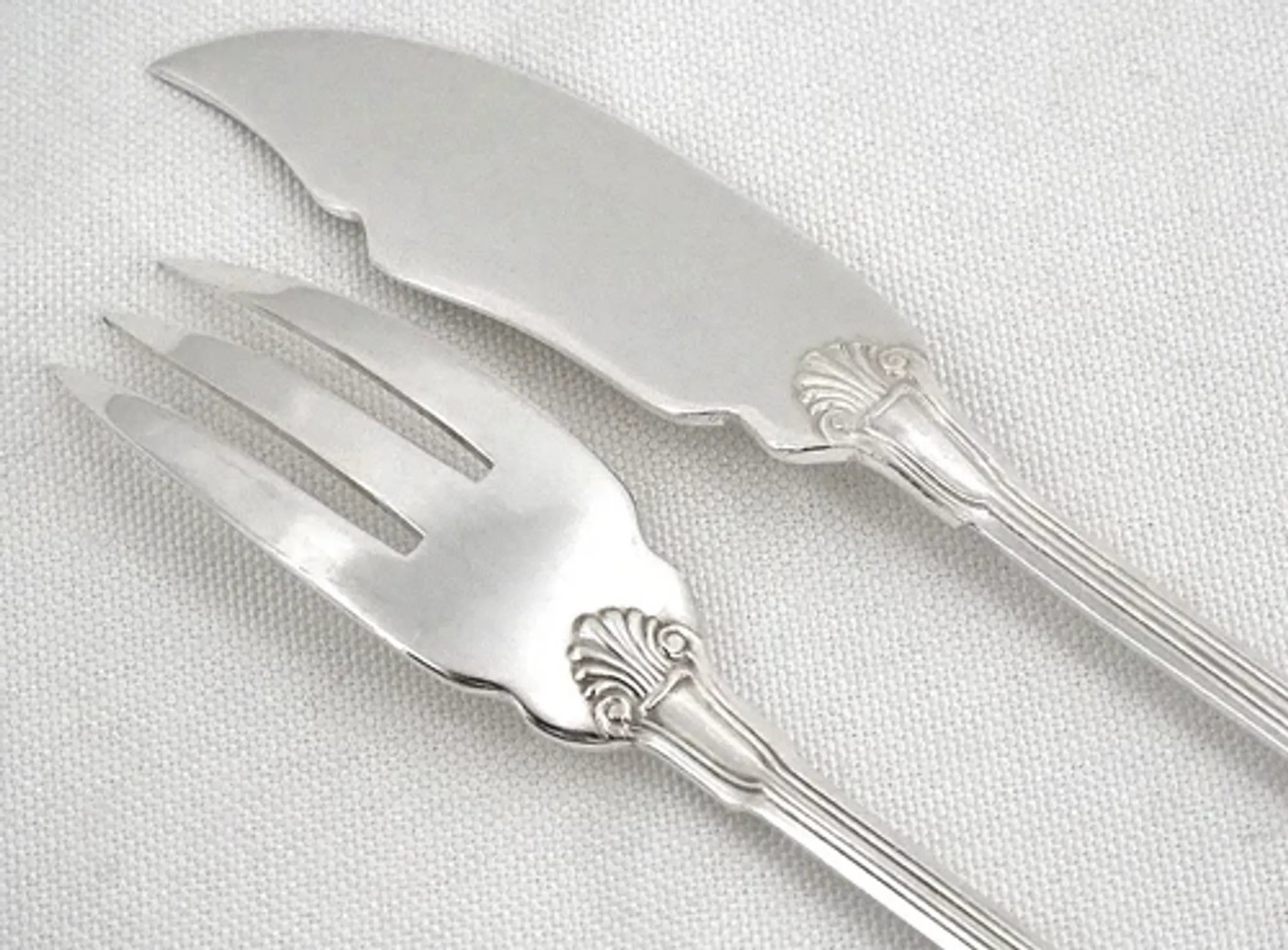 Boulenger Godrons 10 fish cutlery sets, 20 pieces silver-plated metal in excellent condition.