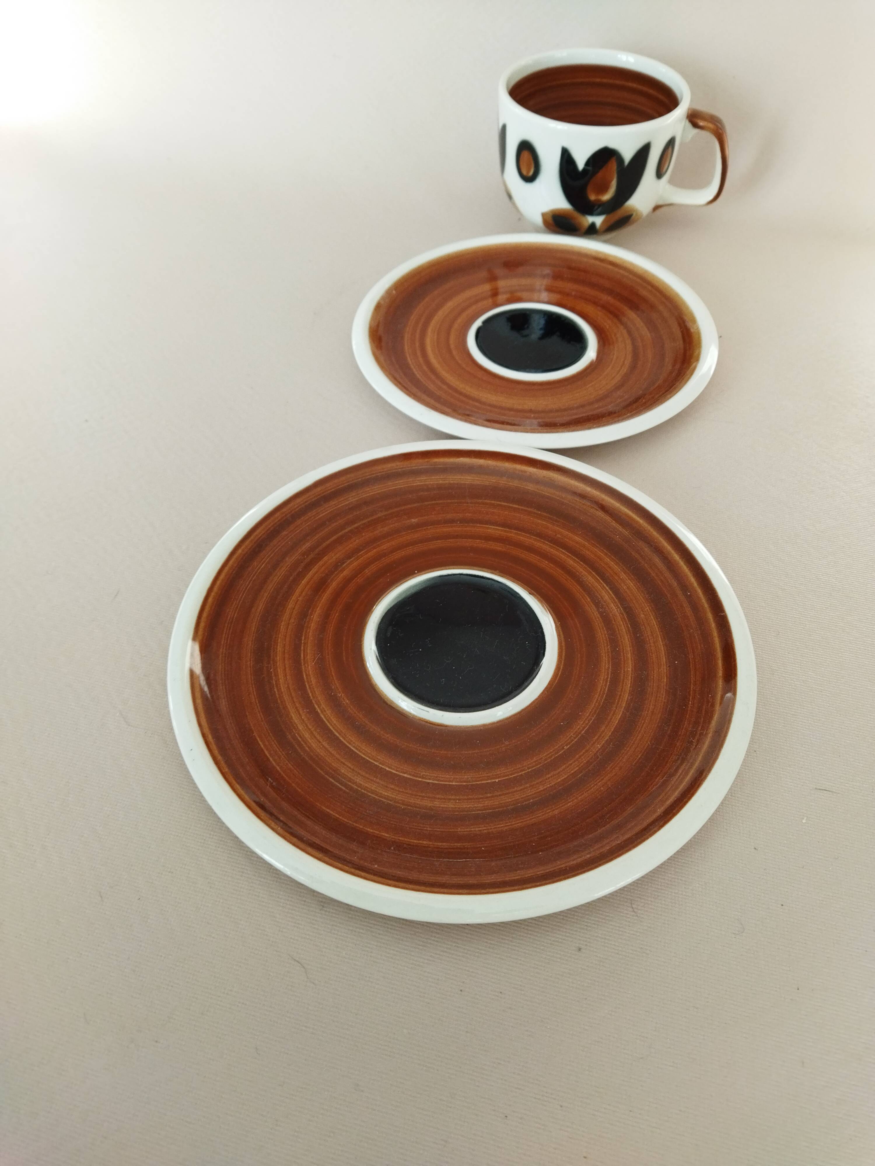 6 cups and cake plates Kimono Boch La Louvière