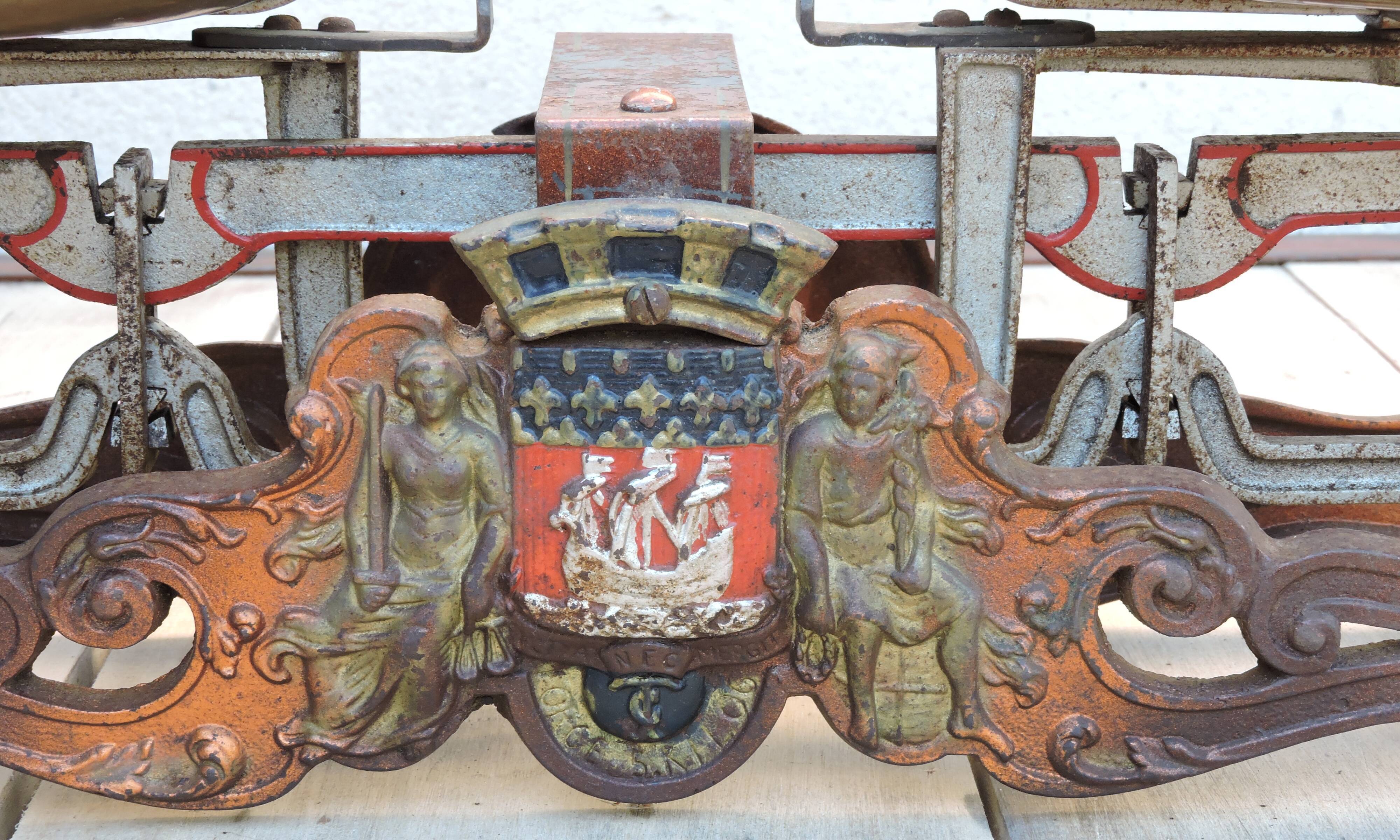 Skeleton beak balance the parisian Testut ancient maraicher epicier