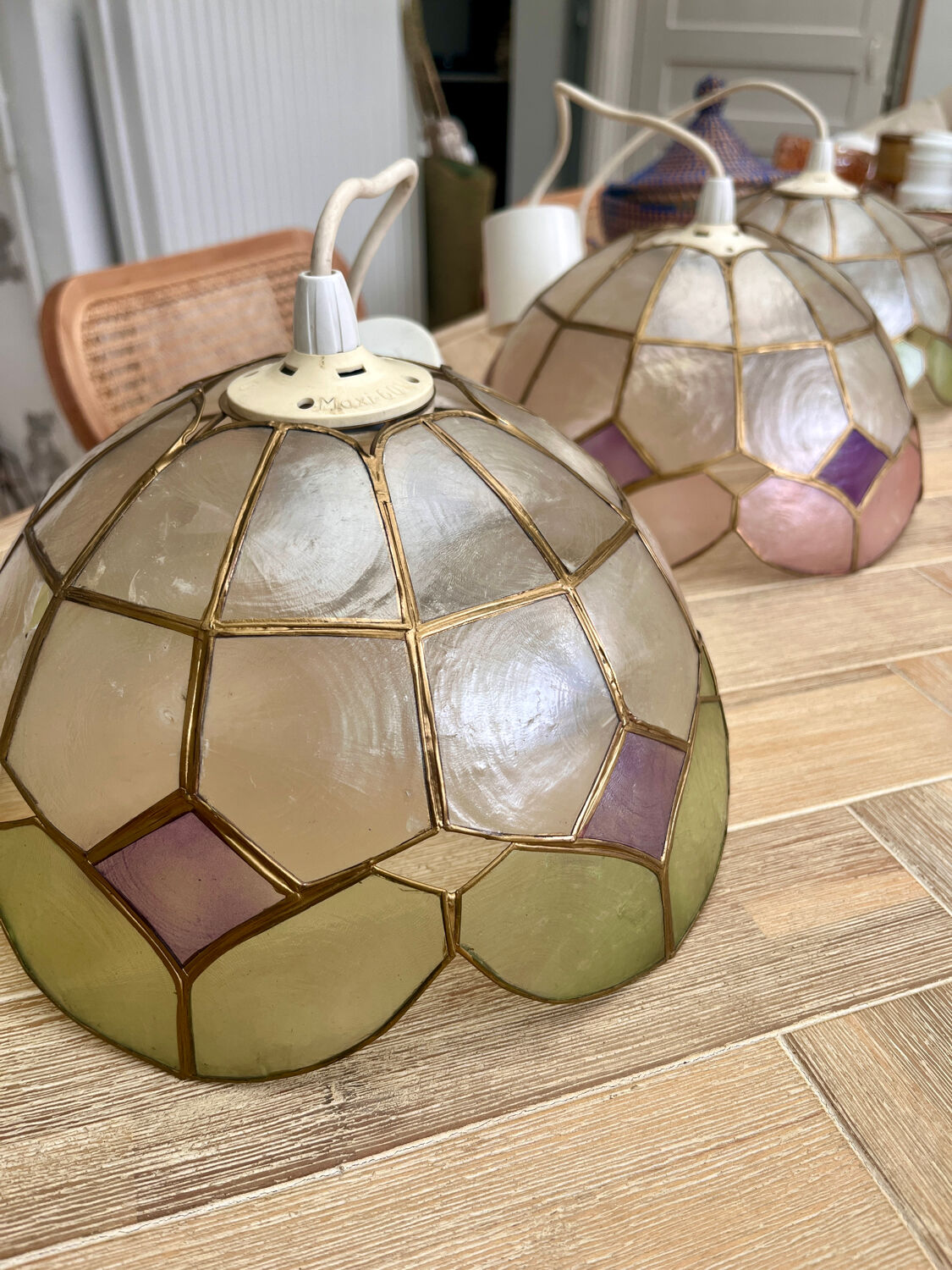 Green "Harlequin" mother-of-pearl earring