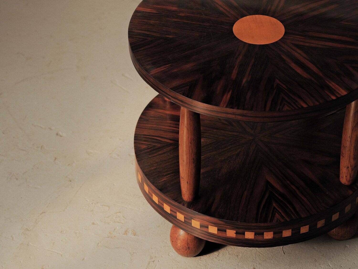 Art Deco gueridon in marquetry, circa 1930.