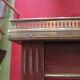 Table basse style louis XVI en acajou et laiton