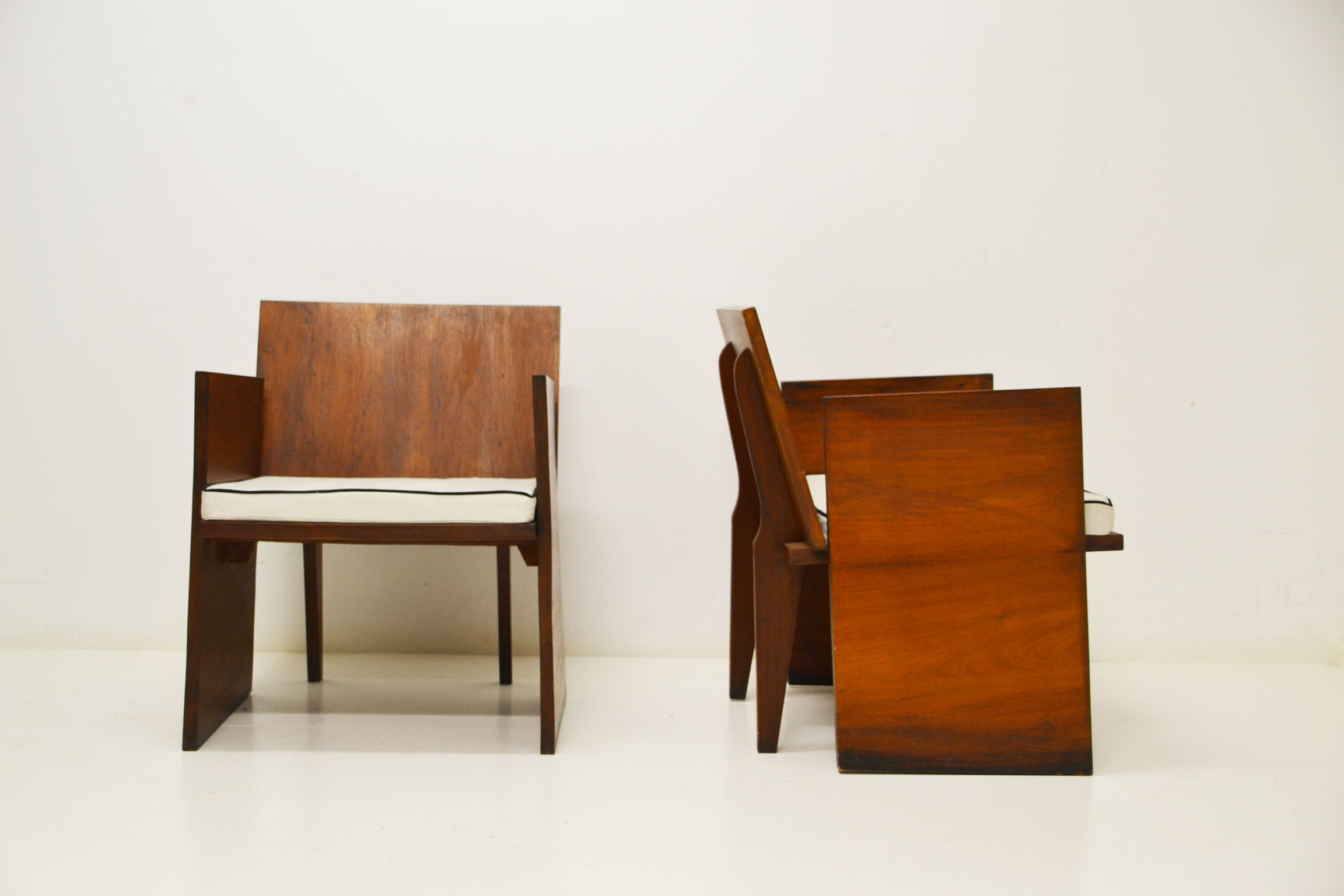 Paire de fauteuils moderniste acajou 1920/30