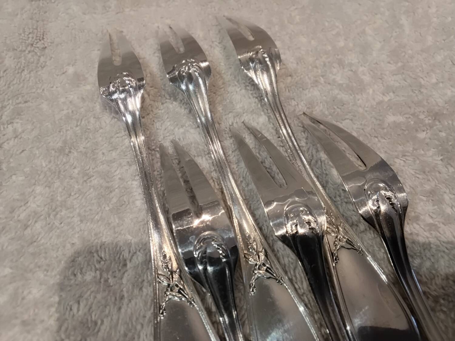 6 silver-plated metal snail forks by silversmith Ercuis, laurel wreath LXVI