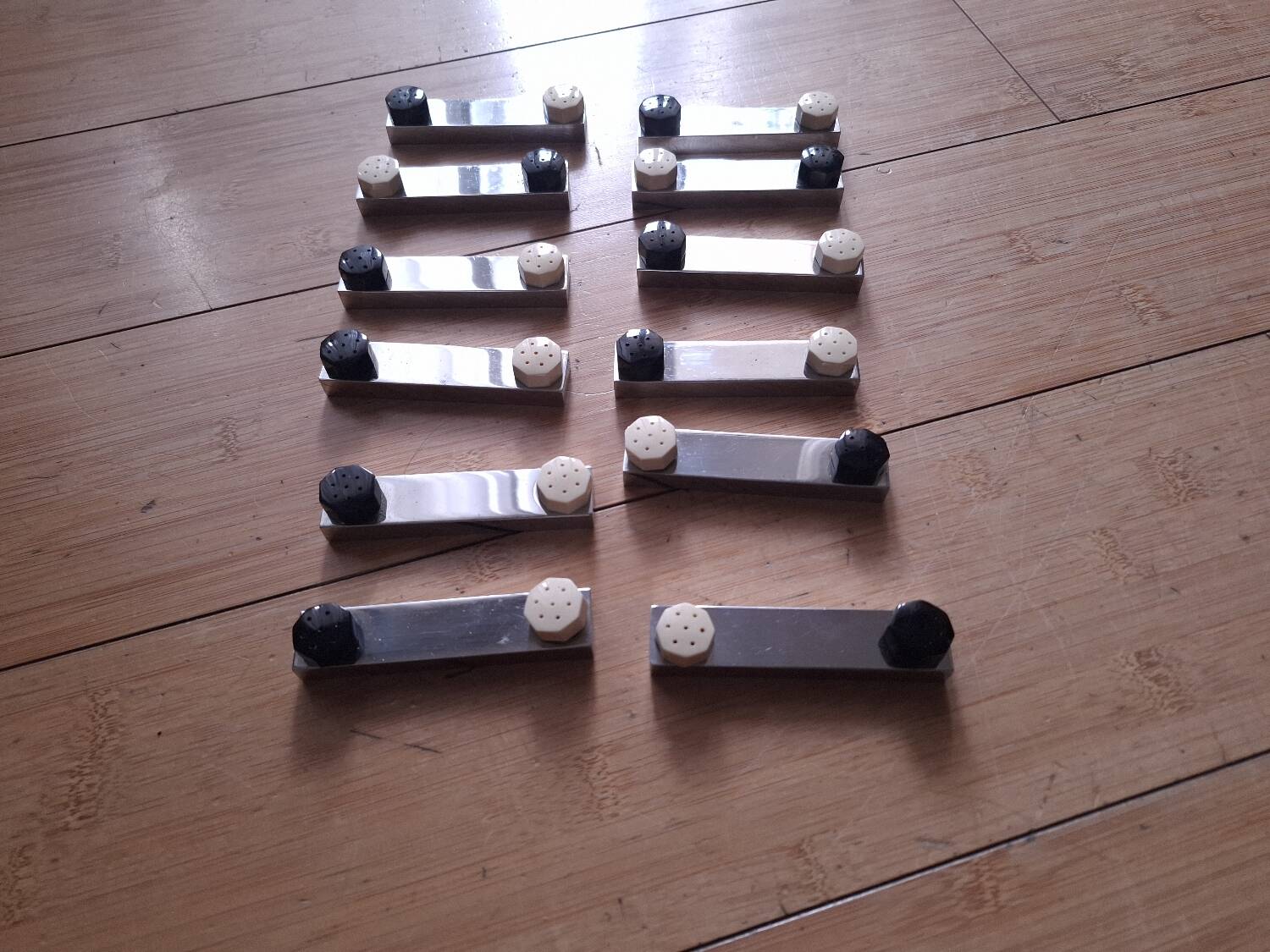 Box of 12 art deco knife holders (salt shaker, pepper shaker)