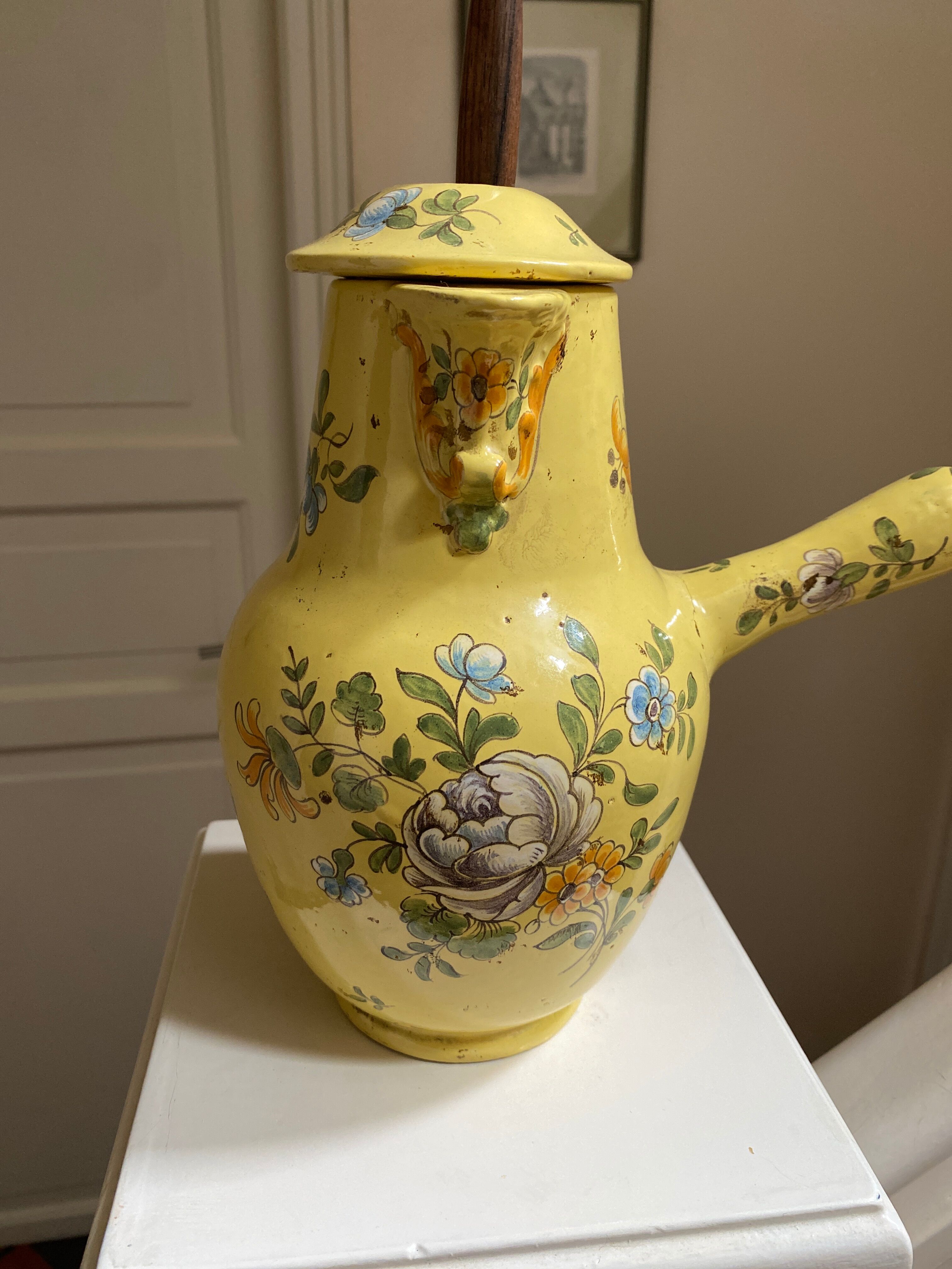 Porcelain chocolatière