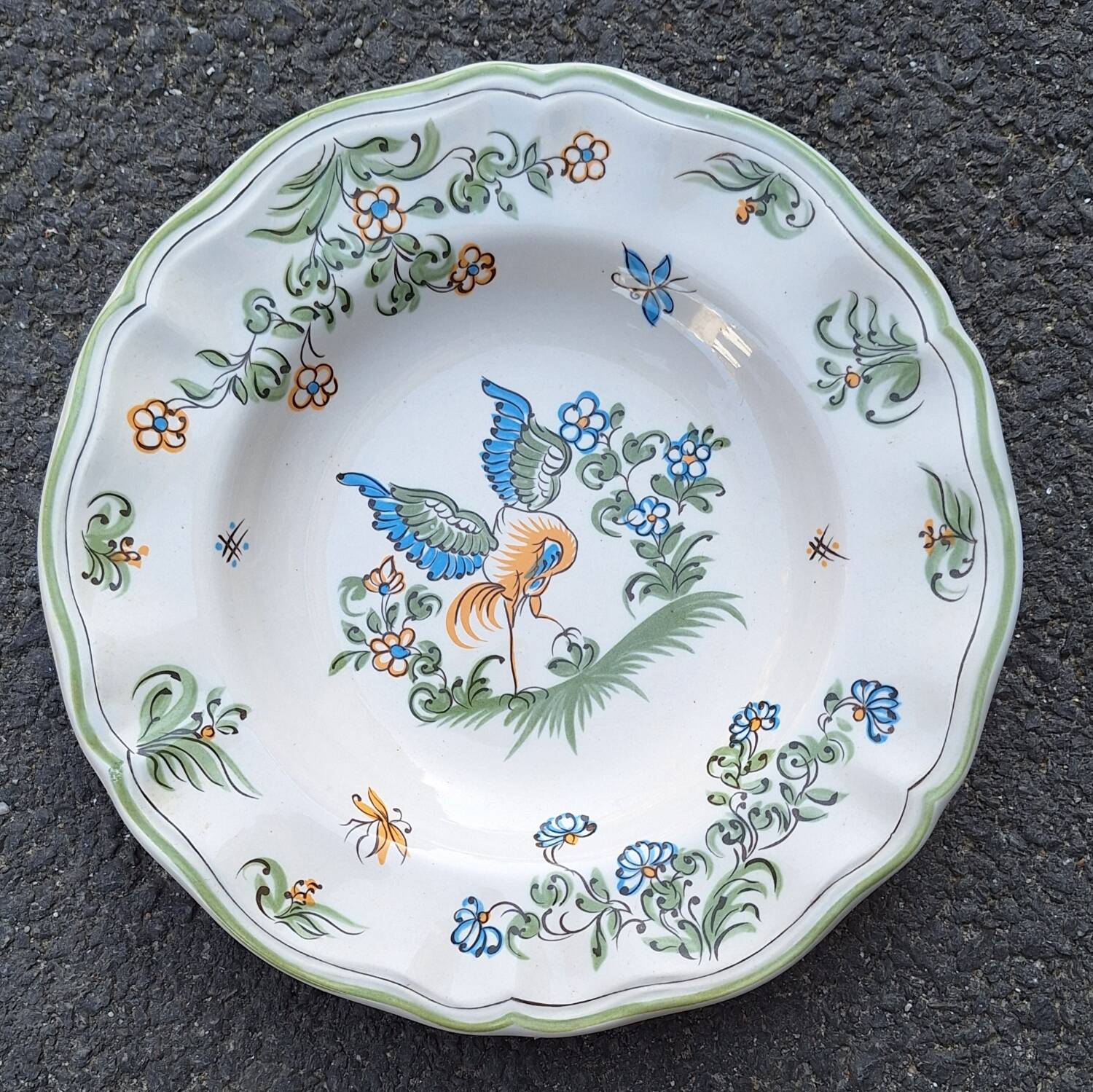 Plate with bird decoration Moustiers
