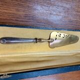 Pie shovel