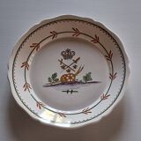 Slightly hollow dish with wavy edge in very good condition from Nevers.