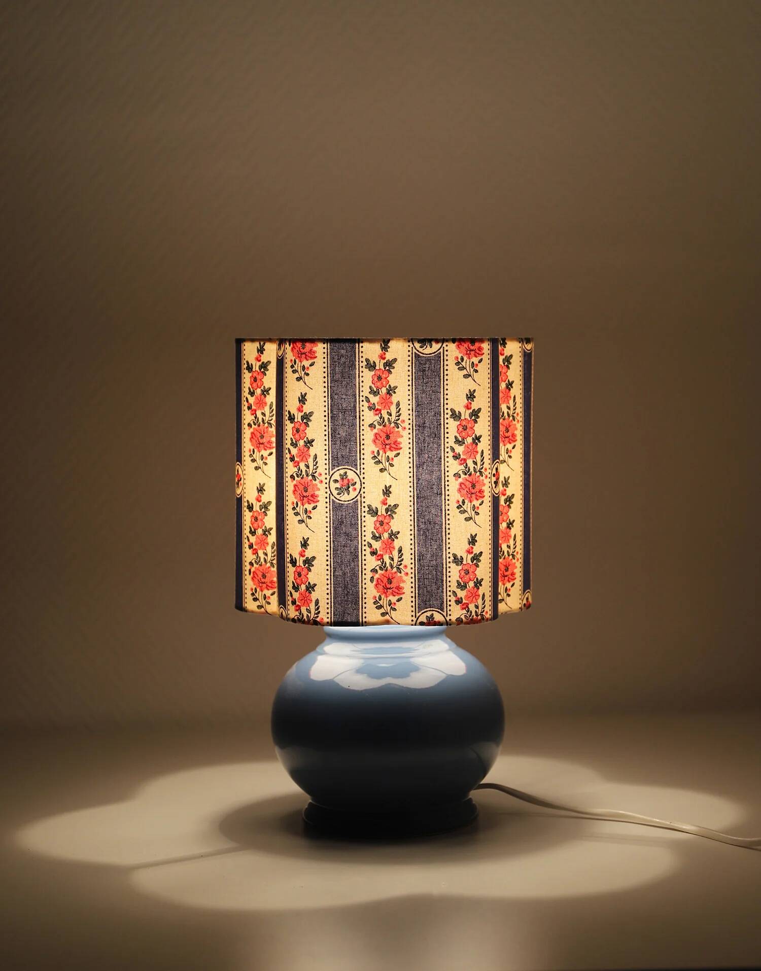 Flower-shaped lampshade Flora "blue overmount"