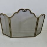 Fire screen, spark arrester, made in Italy, in brass with 3 folding flaps, 1970