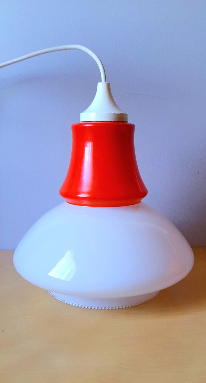 Suspension in opaline 70s