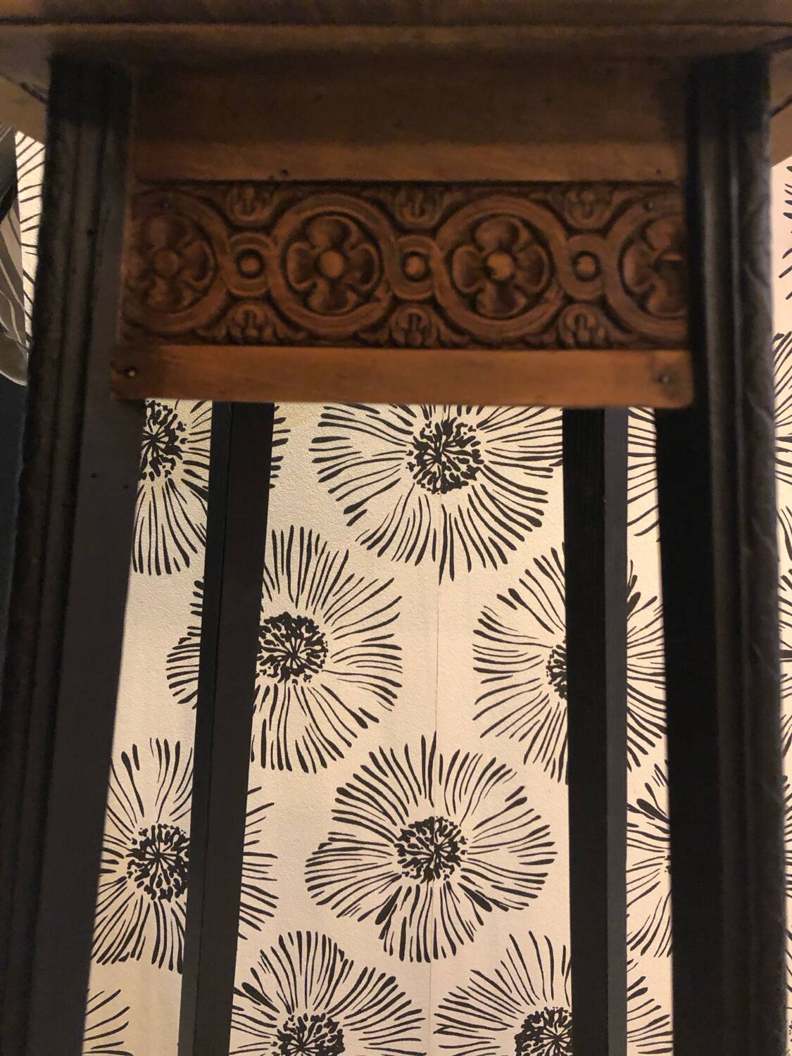 Celestine wooden plant holder