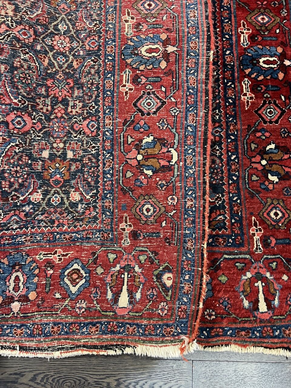 Handmade bijar rug