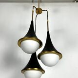 Suspension Mis-Century Stilnovo à trois lumières. Italie années 1950
