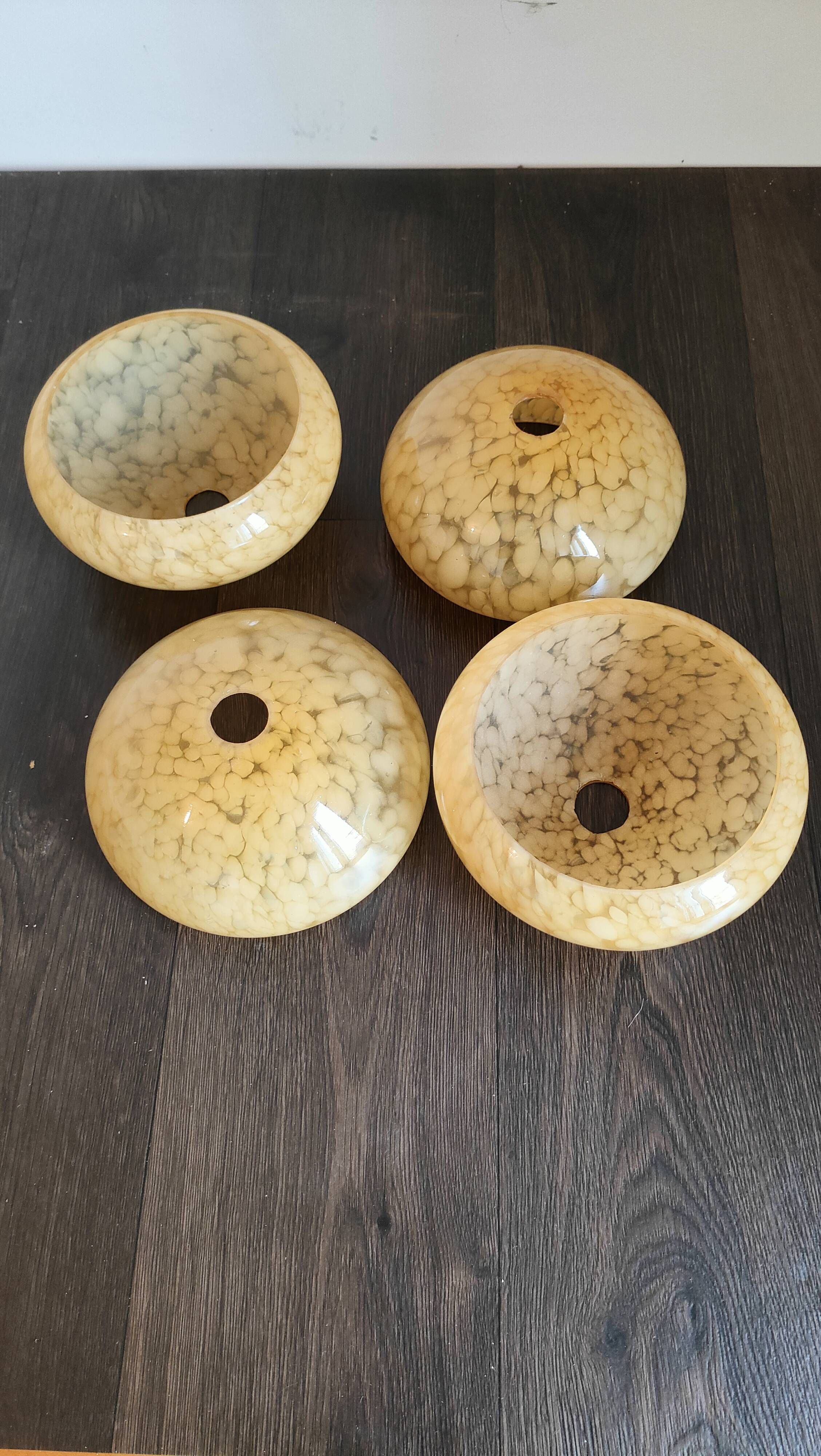 Set of 4 antique glass globes from Clichy, speckled yellow and white – Art Deco