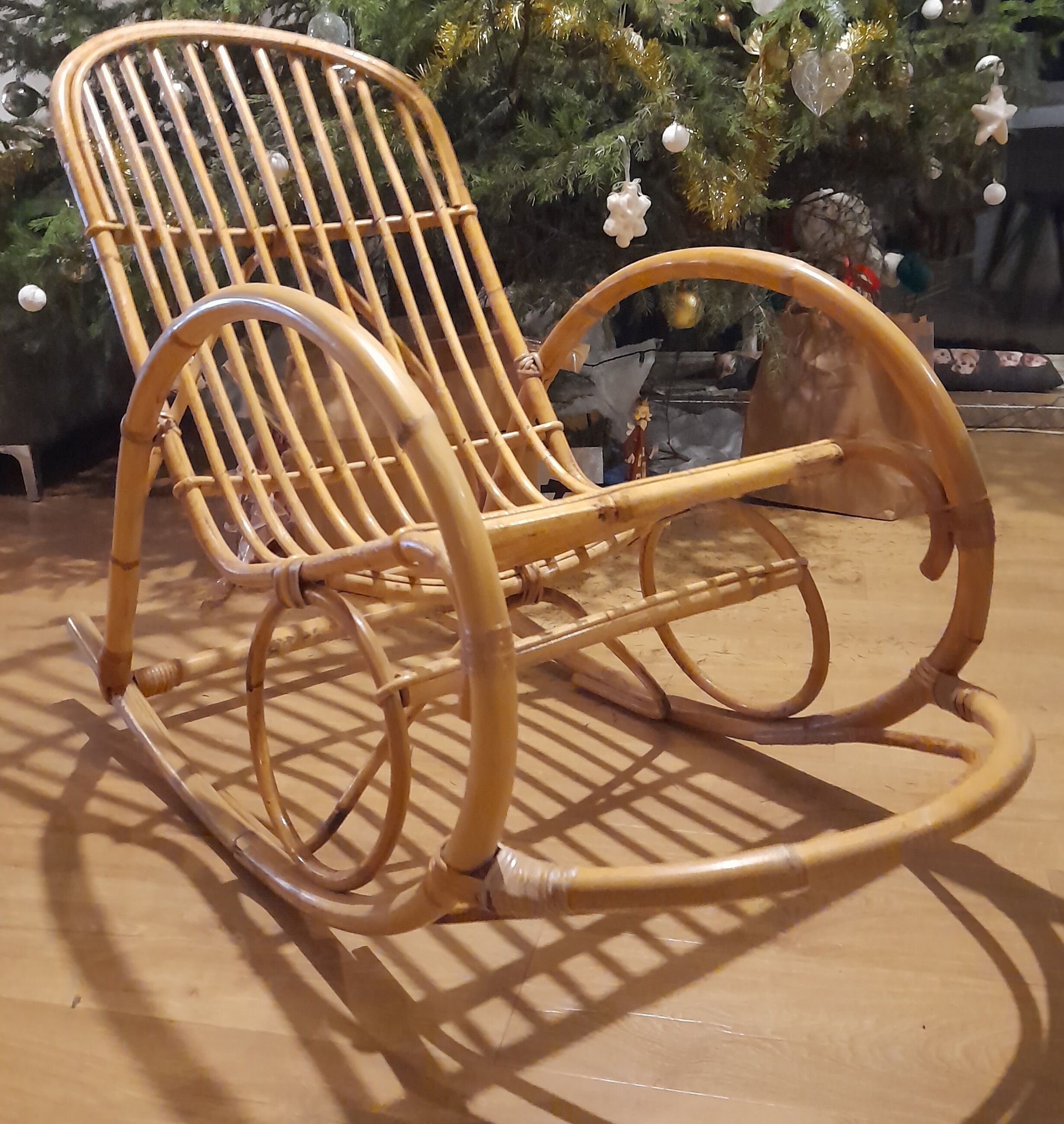 Rocking chair rattan design adult