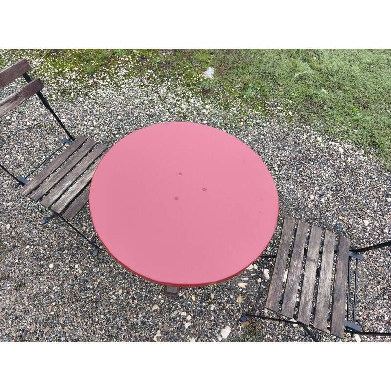 Bistro table + 2 folding chairs