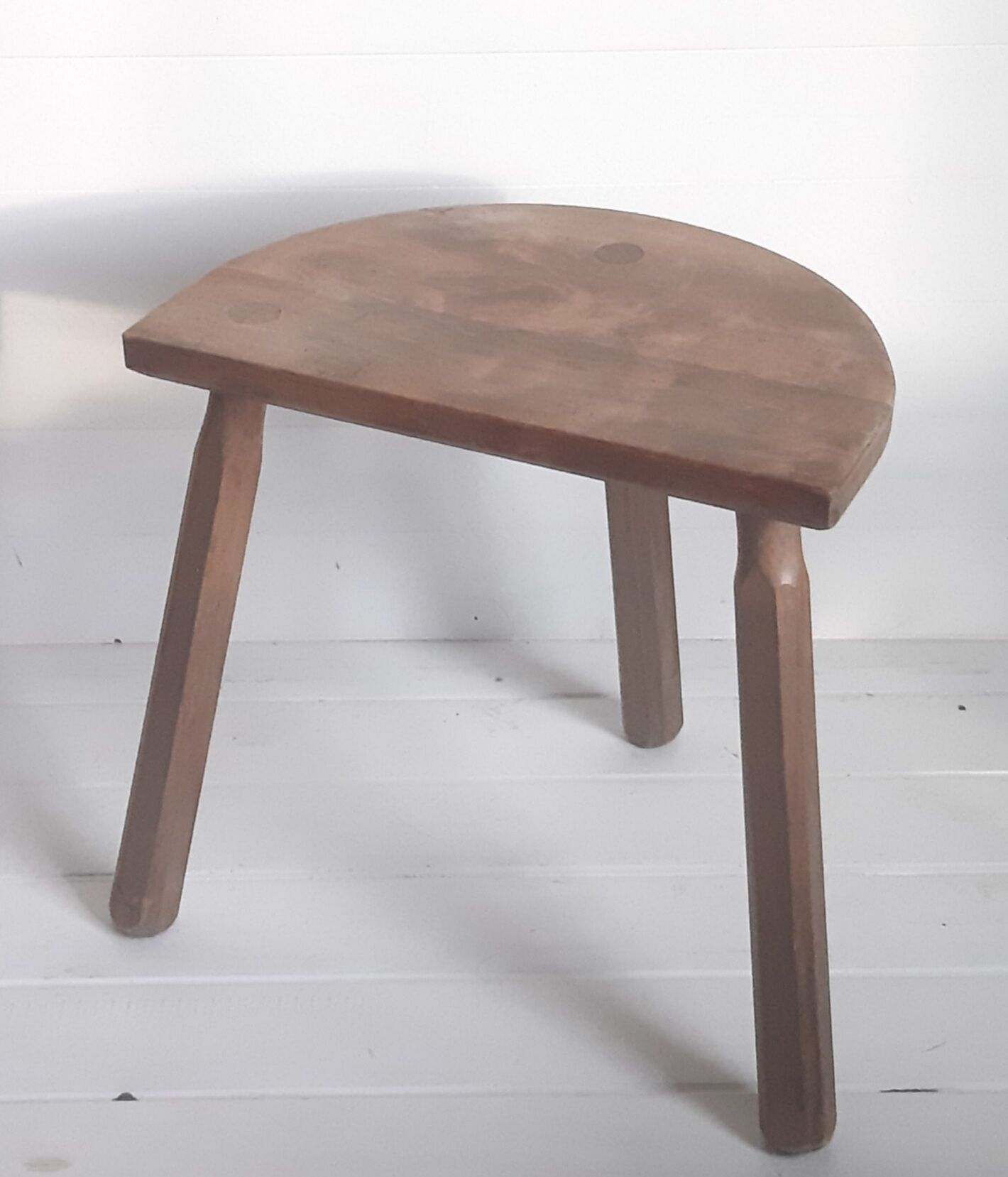 Tabouret tripode
