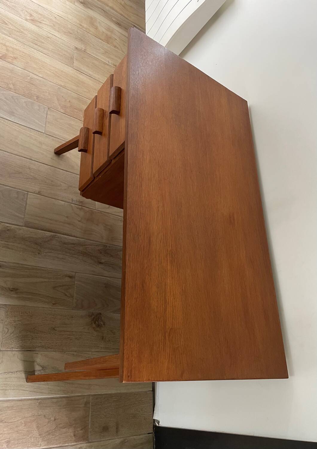 Bureau en chêne, piètement compas, 3 tiroirs, années 60