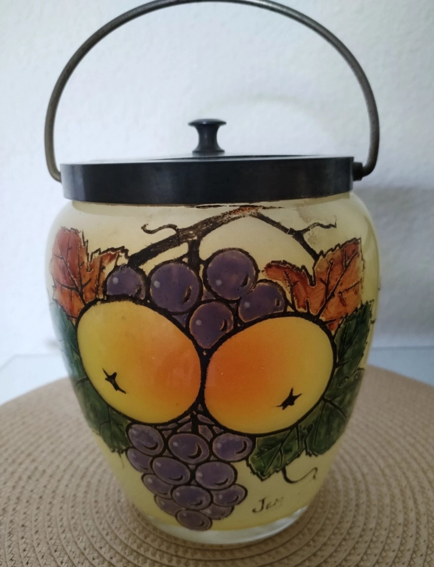 Seau à biscuits en verre émaillé signé JEM (École Legras)