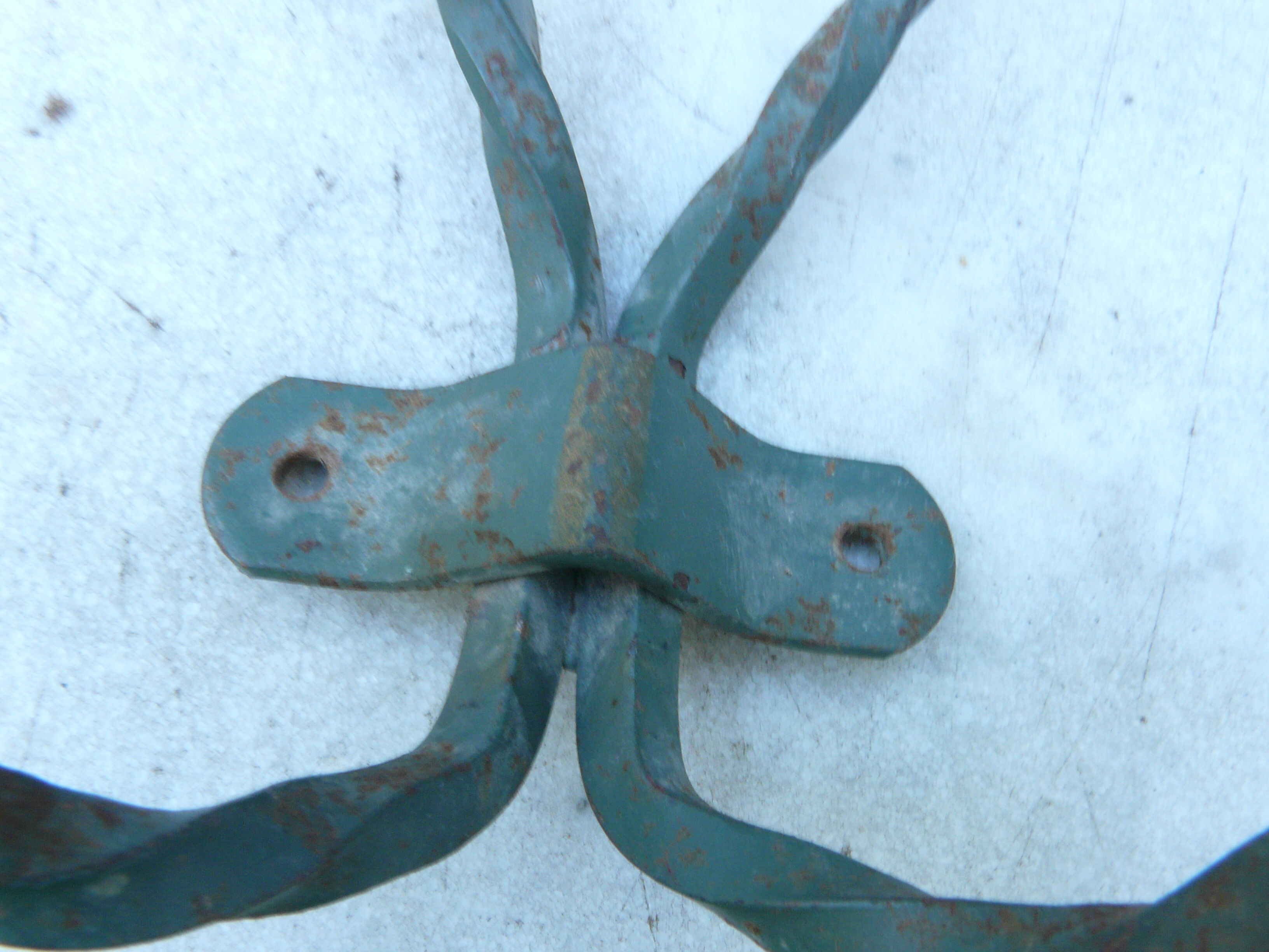 2 porte manteau mural en fer forgé à 4 patères