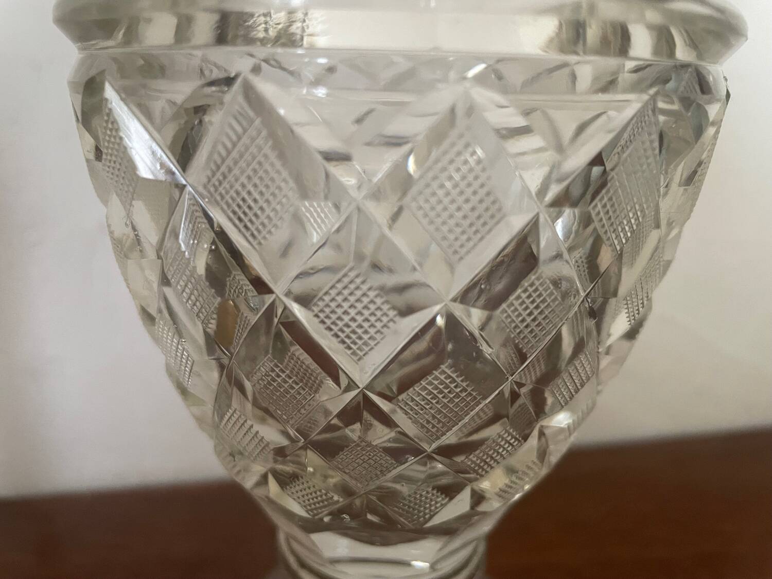 Vase en cristal taillé vintage