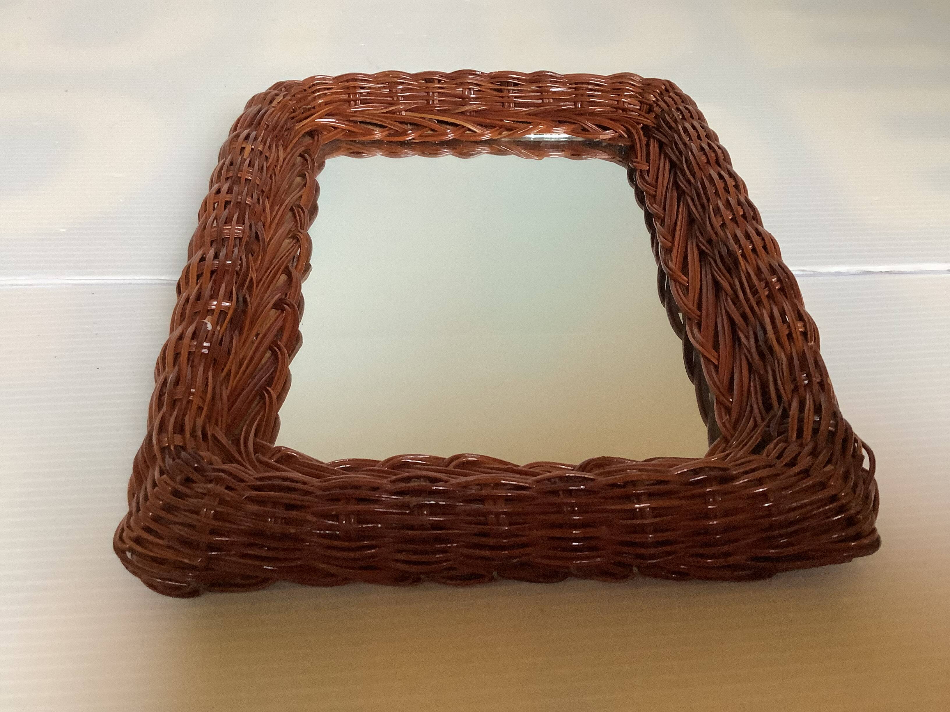 Miroir rectangulaire en osier verni