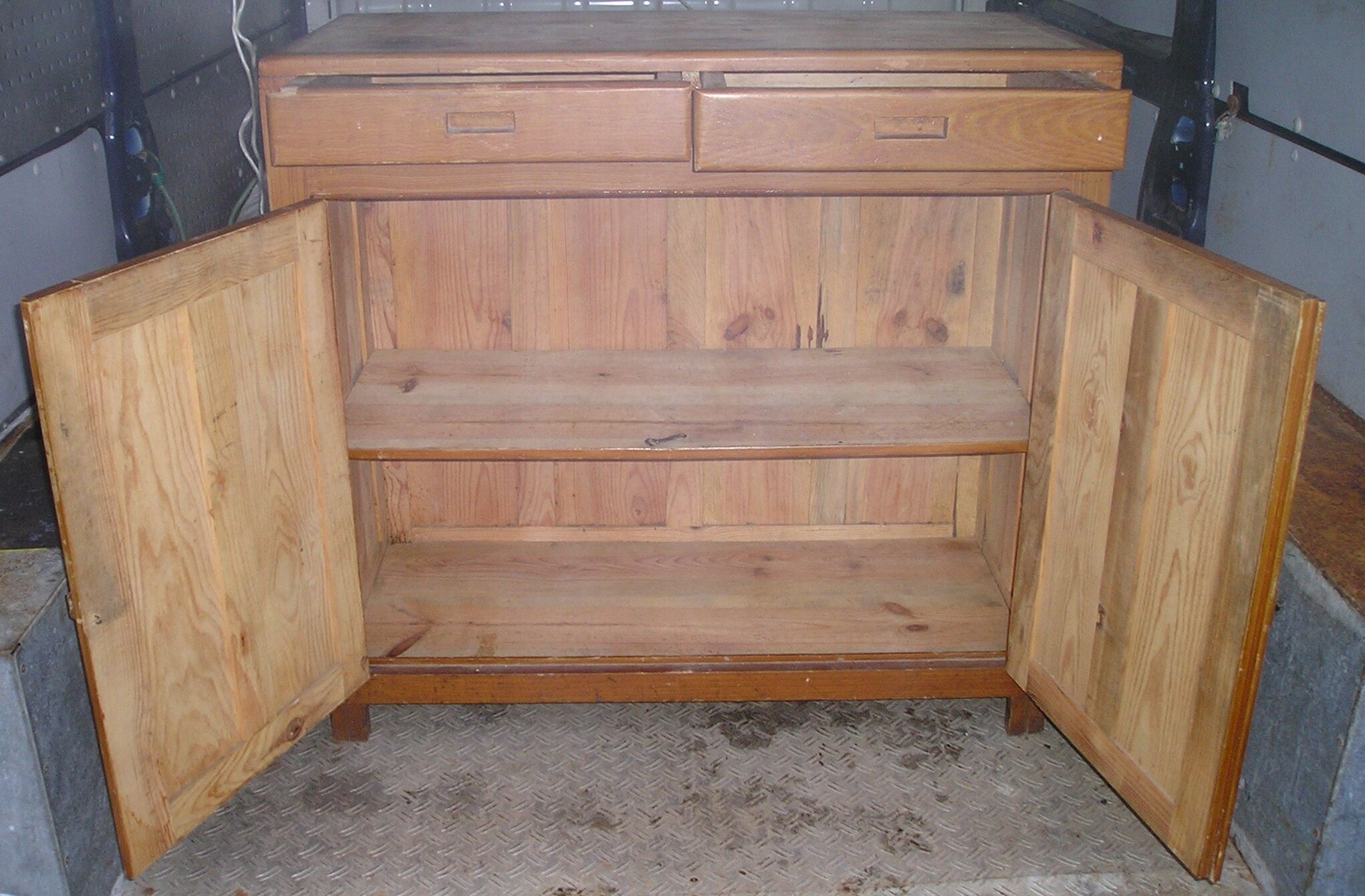 Buffet parisien en sapin