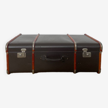 Old storage trunk / suitcase