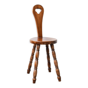 chaise brutaliste en
