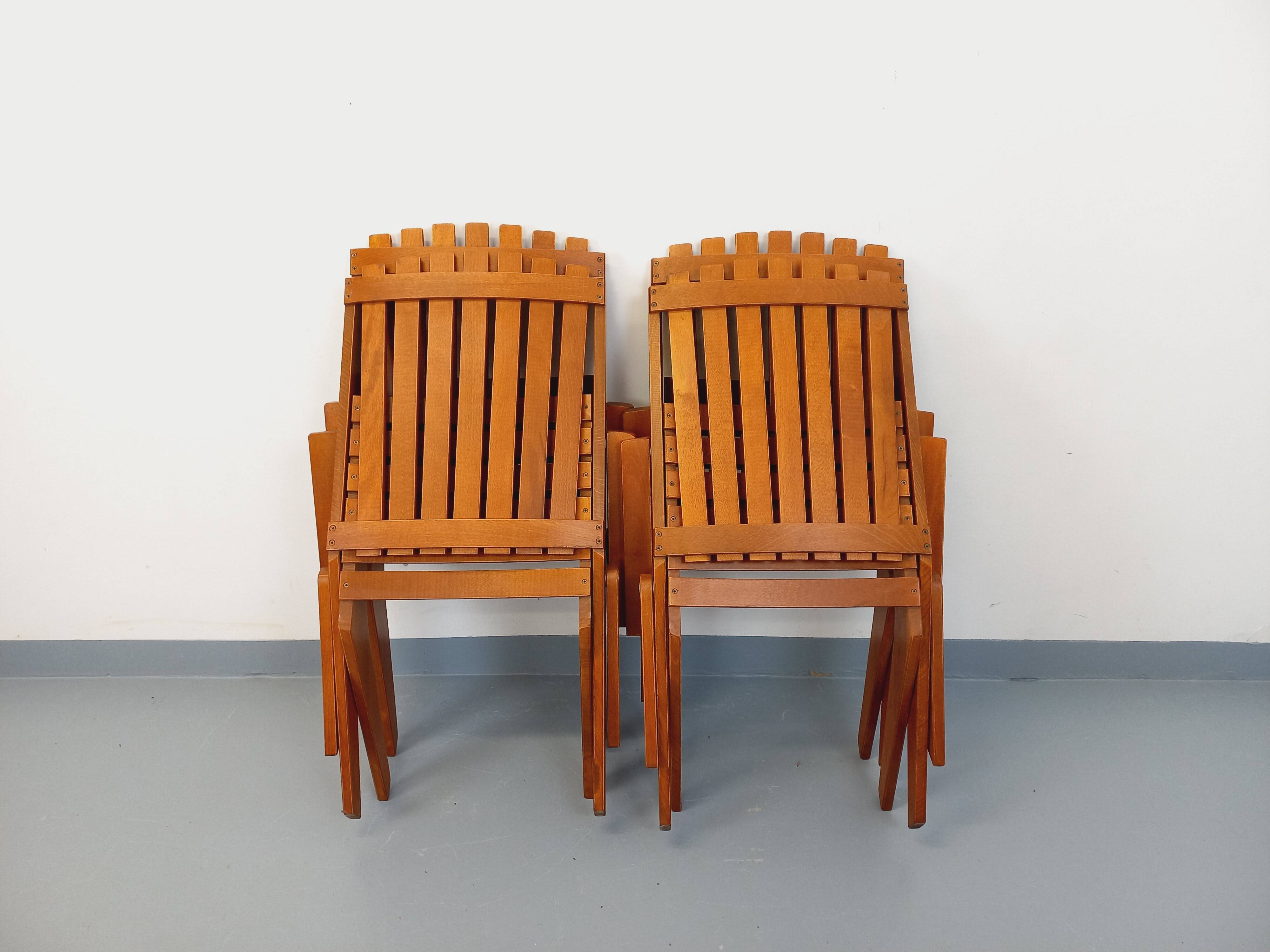 Set of 4 vintage garden chairs made of beech wood from the 1960s.