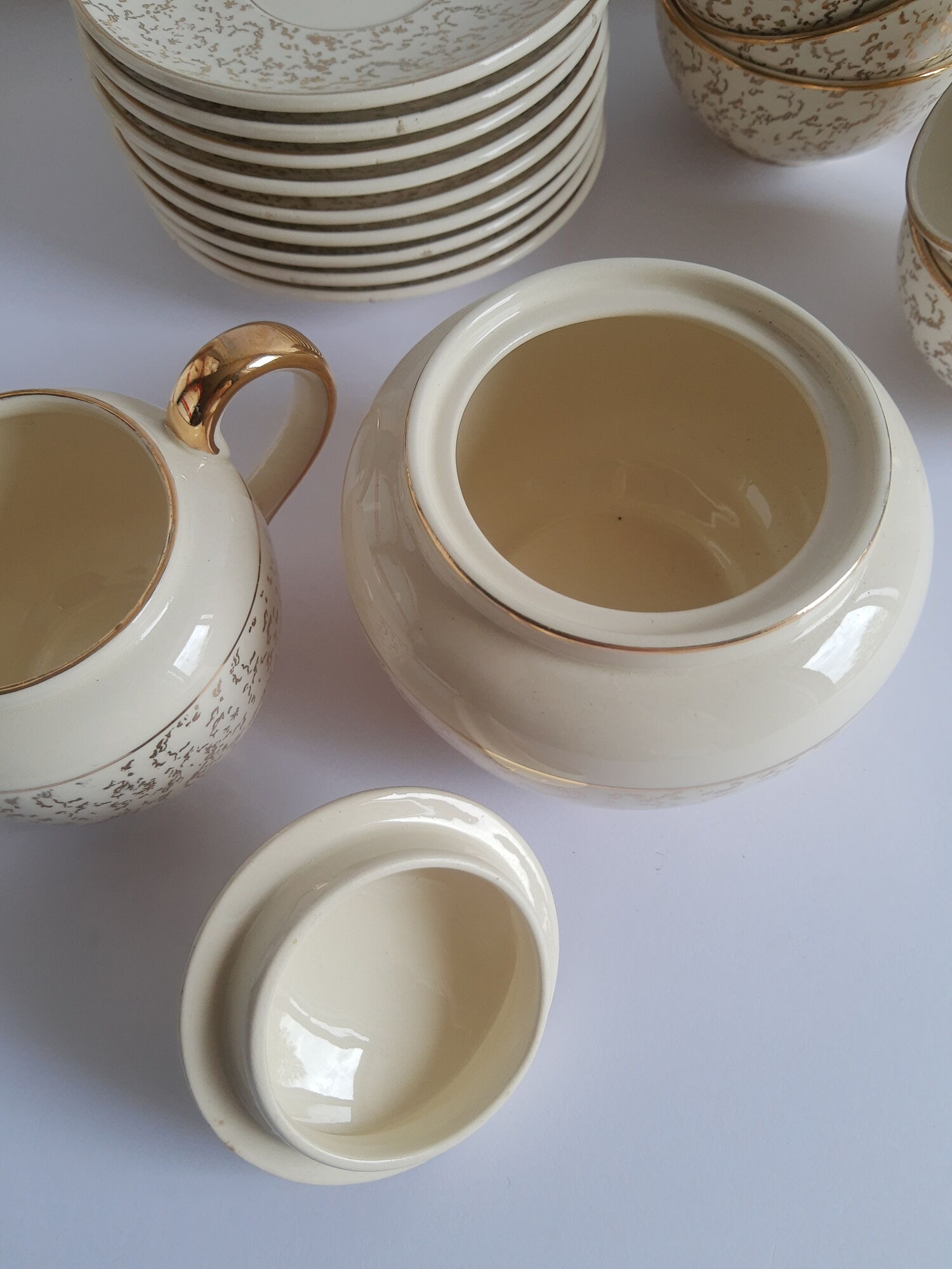 Villeroy and Boch coffee set 9 cups and vintage sugar and milk pot