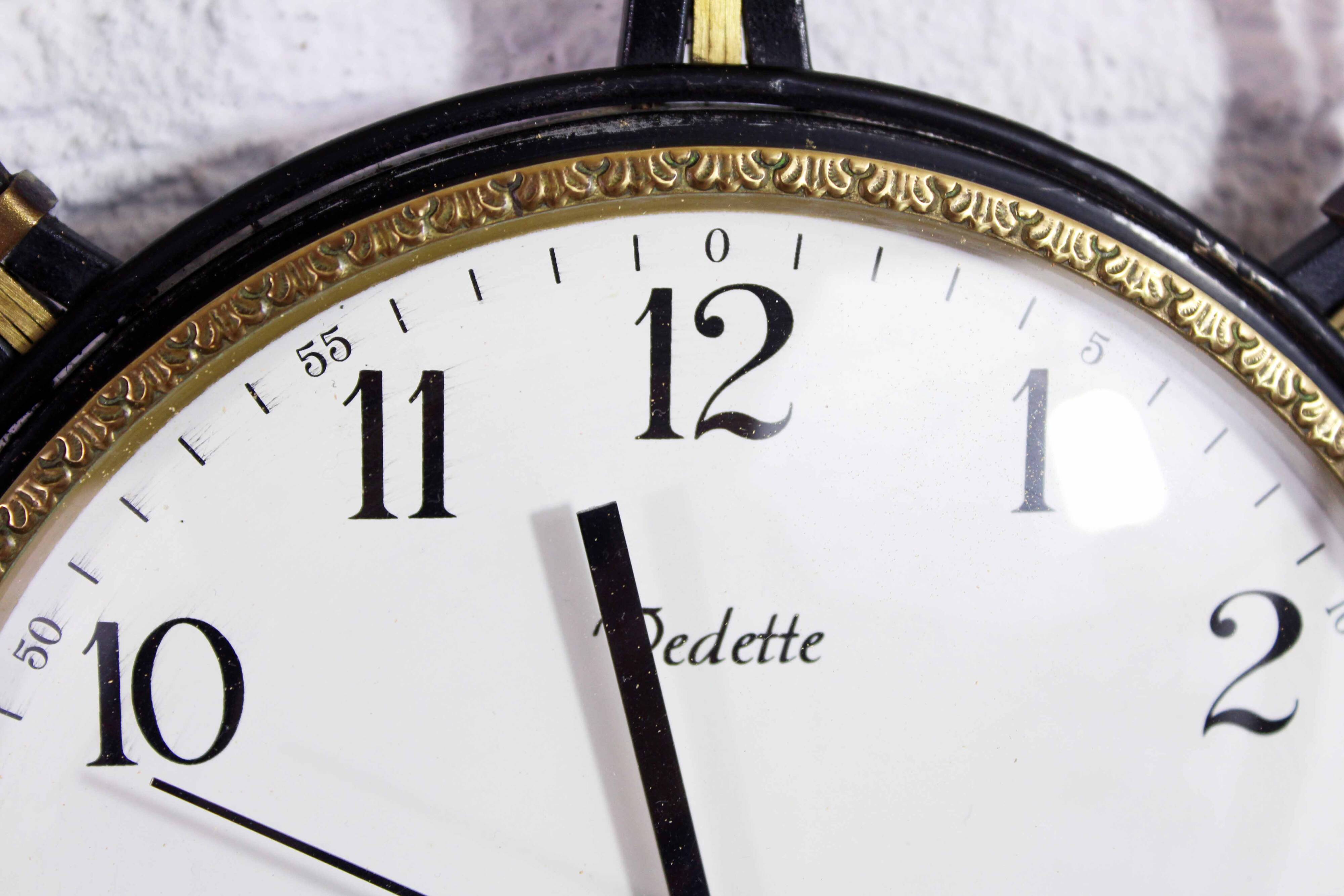 Vintage Featured Clock
