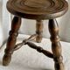 Tabouret tripode à entretoise bois tourné vintage 1950-60