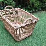 Old wicker laundry basket (61 cm)